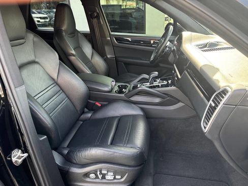 Used 2019 Porsche Cayenne image 27