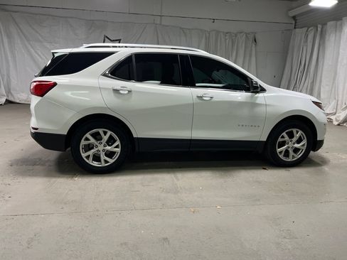 Used 2021 Chevrolet Equinox Premier AWD/4WD image 8