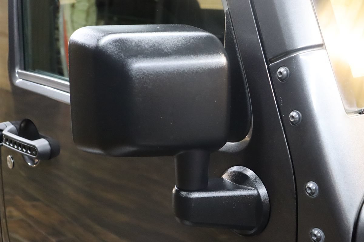 Used 2017 Jeep Wrangler Unlimited Sport w/ Connectivity Group AWD/4WD image 8