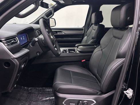 New 2026 Jeep Grand Wagoneer L 4WD image 10