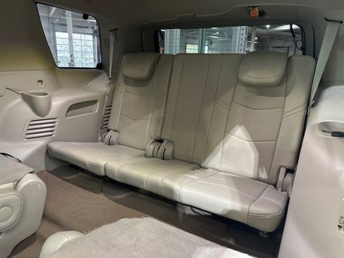 Used 2016 Cadillac Escalade Luxury AWD/4WD image 53