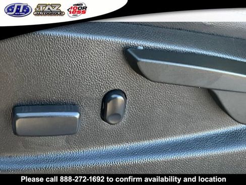 Used 2017 Chevrolet Colorado LT w/ Luxury Package, Chrome image 12