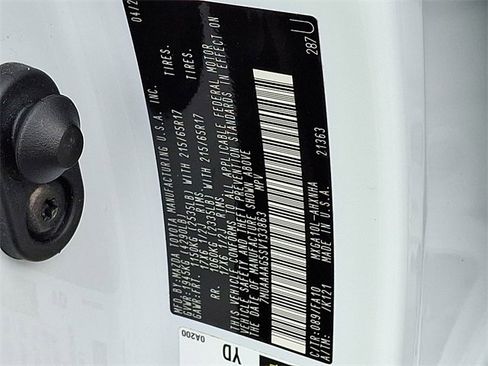 Certified 2025 Toyota Corolla Cross L image 26