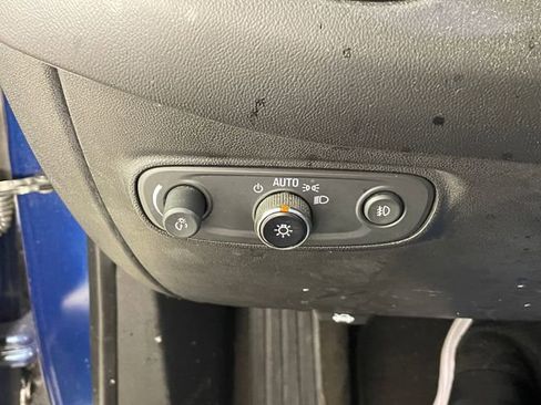 Used 2020 Chevrolet Equinox Premier image 10