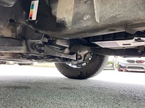 Used 2017 Nissan Titan SV image 26