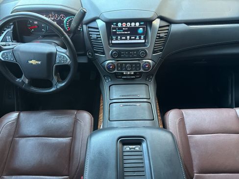 Used 2020 Chevrolet Suburban Premier w/ Premier Plus Edition AWD/4WD image 3