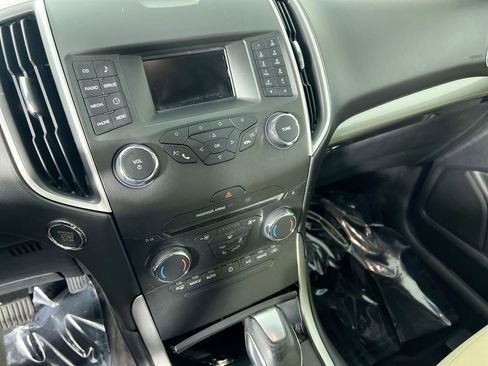 Used 2015 Ford Edge SEL image 27