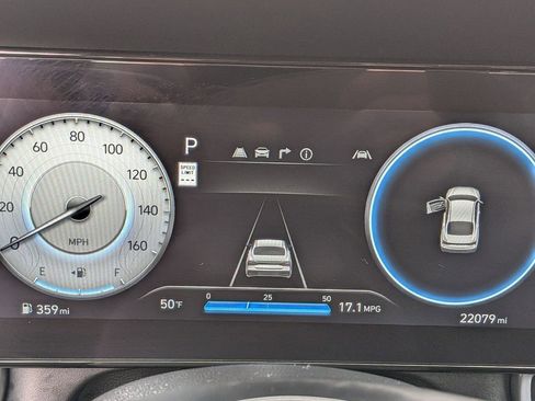 Used 2025 Hyundai Elantra SEL image 13