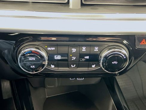 New 2026 Chevrolet Trax LT w/ LT Convenience Package FWD image 32