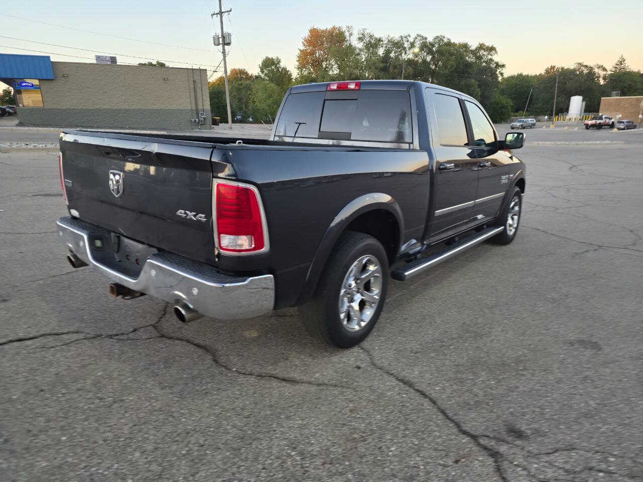 Used 2015 RAM 1500 Laramie w/ Convenience Group AWD/4WD image 4