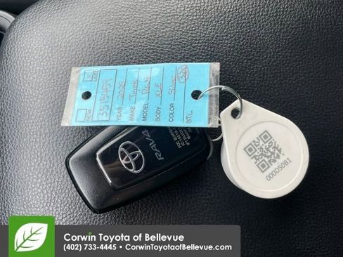 Used 2025 Toyota RAV4 XLE image 23