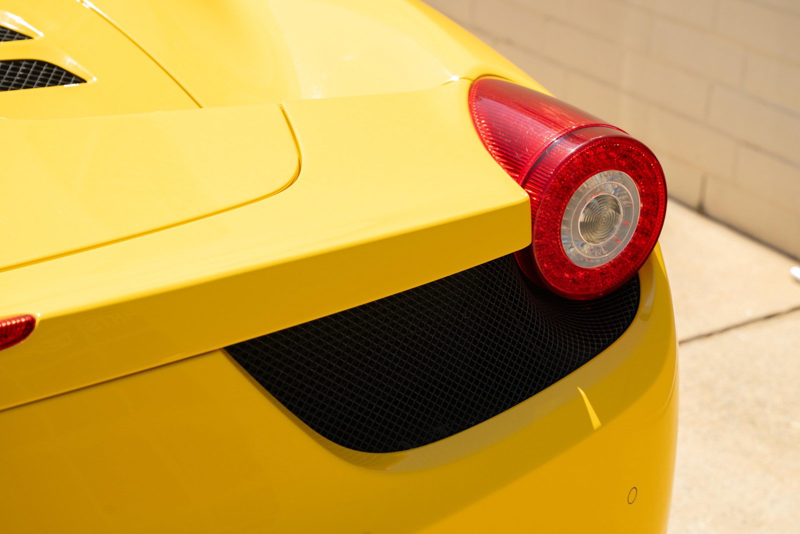 Used 2014 Ferrari 458 Spider RWD image 23