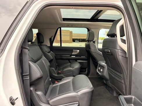 Used 2025 Ford Expedition Max Platinum AWD/4WD image 15