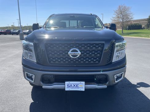 Used 2017 Nissan Titan PRO-4X AWD/4WD image 8