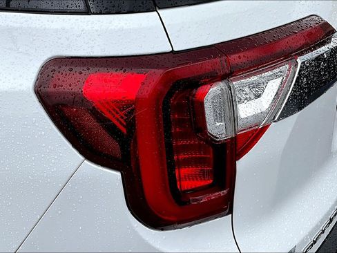 Used 2021 GMC Acadia SLE FWD image 23