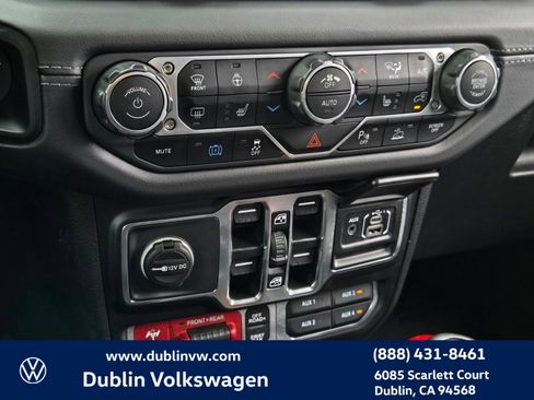 Used 2025 Jeep Wrangler Unlimited Rubicon 4xe w/ Safety Group AWD/4WD image 18