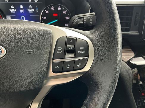 Used 2023 Ford Explorer Limited image 11