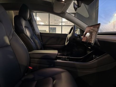 Used 2020 Tesla Model Y Long Range image 11