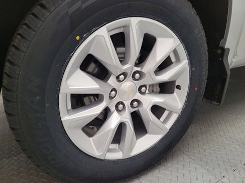 Used 2019 Chevrolet Silverado 1500 Custom w/ Custom Value Package image 31