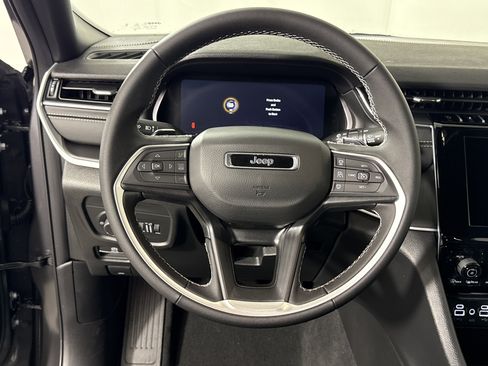 New 2025 Jeep Grand Cherokee Laredo X image 16