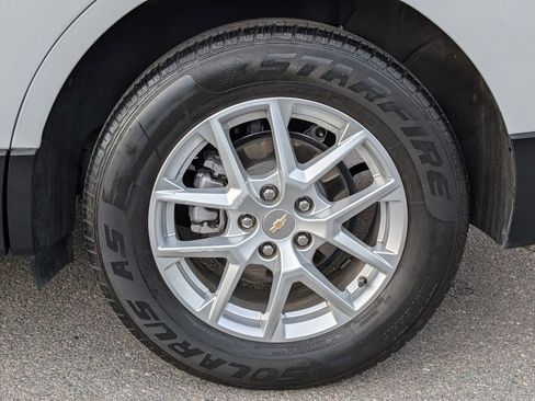 Used 2022 Chevrolet Equinox LS image 12