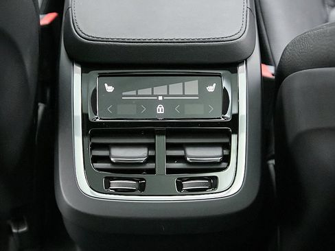 Certified 2023 Volvo XC90 B5 Plus w/ Protection Package Premier image 29