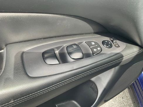 Certified 2020 Nissan Pathfinder S image 11