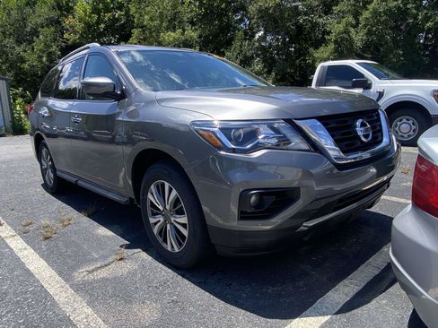 Used 2020 Nissan Pathfinder SV AWD/4WD image 1