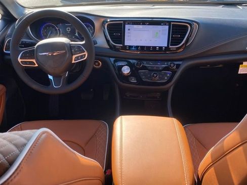 New 2026 Chrysler Pacifica Pinnacle image 39