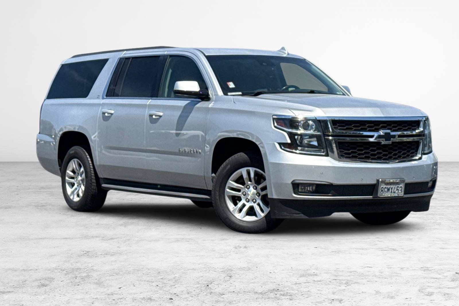Used 2019 Chevrolet Suburban LT w/ Luxury Package AWD/4WD image 2