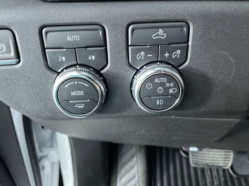 Used 2025 GMC Sierra 1500 Elevation image 35