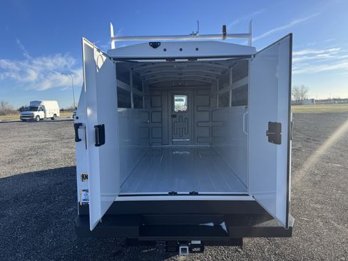 New 2025 Chevrolet Express 3500 w/ Power Convenience Package image 5