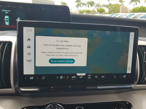 Used 2025 Ford Expedition Active RWD image 31