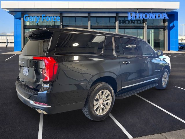 Used 2025 GMC Yukon XL Denali AWD/4WD image 2