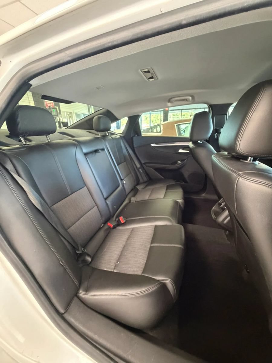 Used 2016 Chevrolet Impala LT w/ Convenience Package FWD image 11