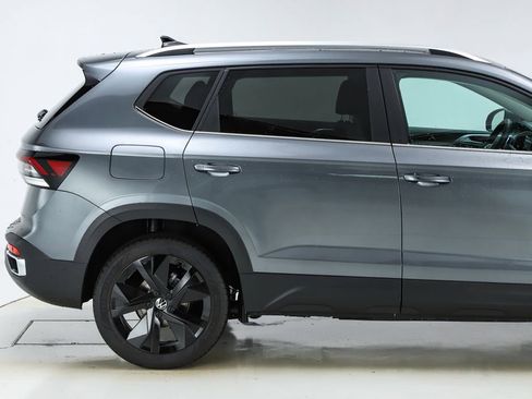 New 2026 Volkswagen Taos SE image 48