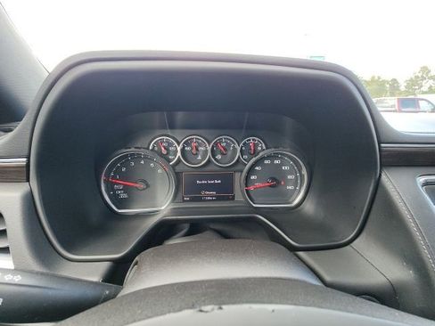 Used 2021 Chevrolet Suburban LT w/ LT Signature Package image 29