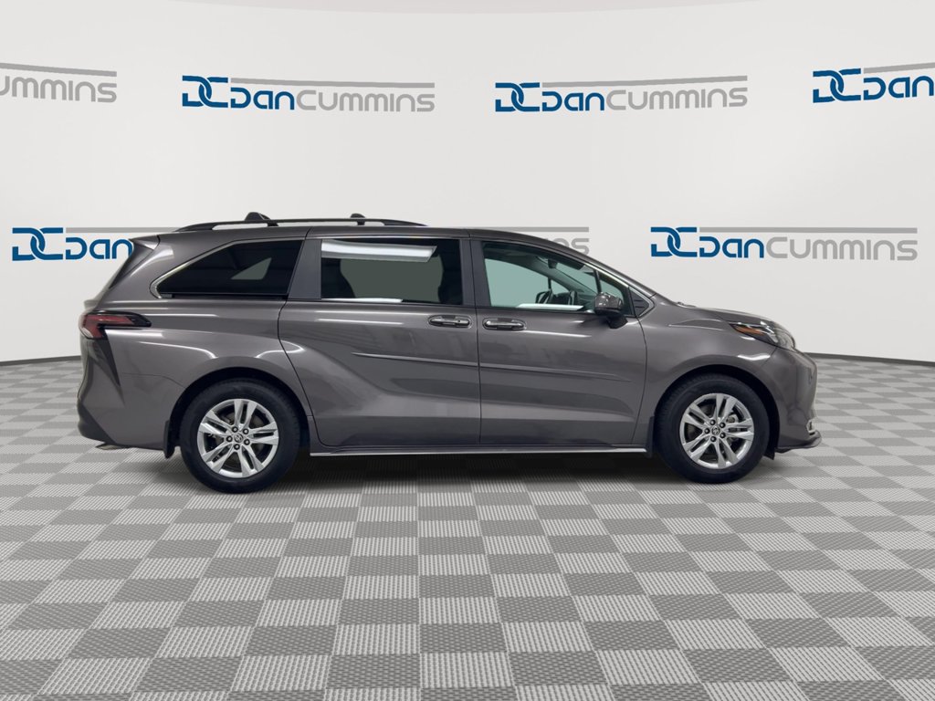 Used 2024 Toyota Sienna XLE w/ XLE Plus Package AWD/4WD image 9