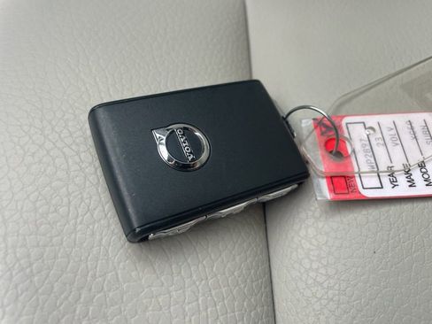 Certified 2023 Volvo XC60 B5 Plus w/ Climate Package image 42