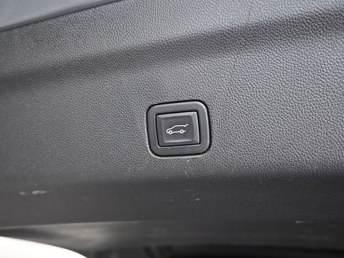 Used 2023 GMC Yukon Denali AWD/4WD image 24