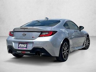 Used 2023 Toyota GR86 RWD video 2