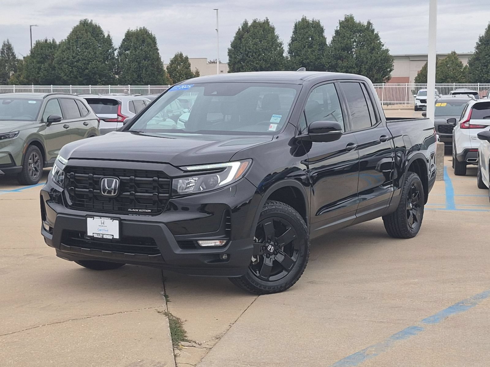 Certified 2025 Honda Ridgeline Black Edition image 2