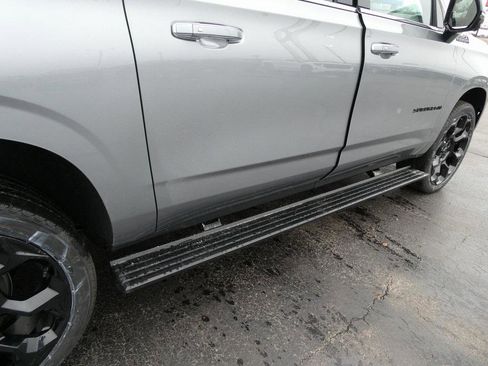 New 2026 Chevrolet Suburban High Country image 12