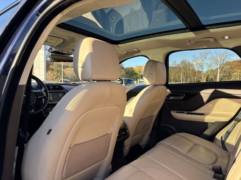 Used 2020 Jaguar F-PACE Prestige image 30