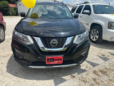 Used 2019 Nissan Rogue SV w/ Premium Package AWD/4WD image 2