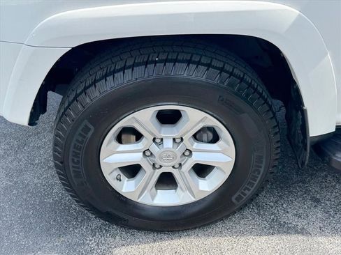 Used 2018 Toyota 4Runner SR5 Premium AWD/4WD image 17