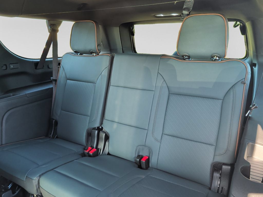 New 2026 GMC Yukon XL AT4 w/ AT4 Premium Plus Package AWD/4WD image 38