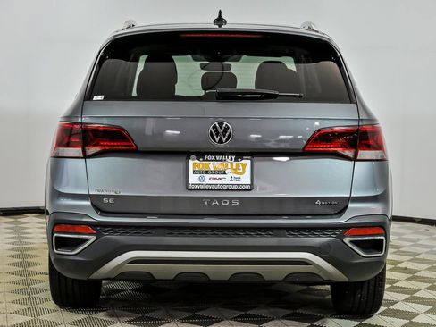 Used 2023 Volkswagen Taos SE w/ Panoramic Sunroof Package image 6