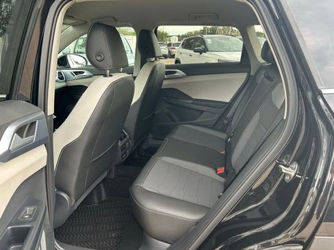 New 2026 Volkswagen Taos SE image 51