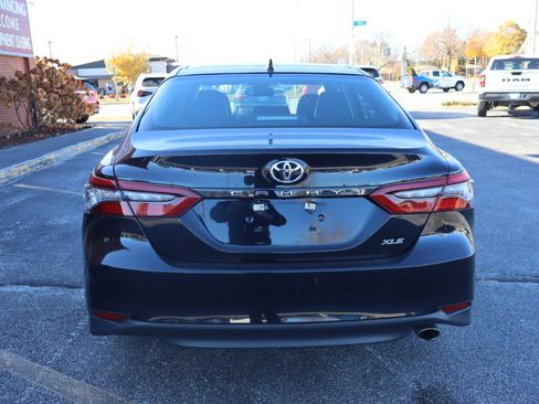Used 2021 Toyota Camry XLE image 5